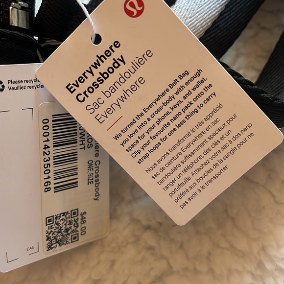Lululemon Everywhere Crossbody Bag - Picture 5 of 5